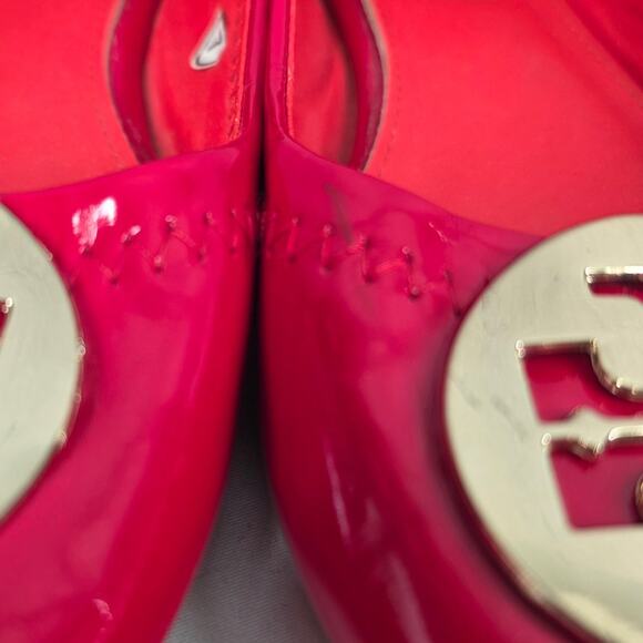TORY BURCH RED PATENT LEATHER BALLET FLATS – SIZE 7 – GOLD EMBLEM – STYLE N3018 - Picture 7 of 10